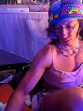 gurlnips online show from September 26, 2025, 10:03 pm