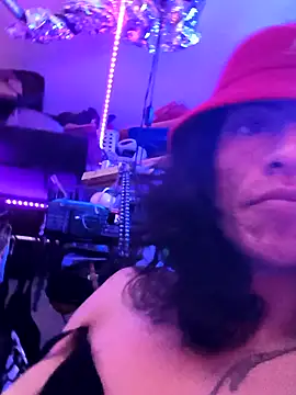 gurlnips online show from March 14, 2026, 5:24 am