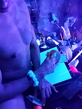 gurlnips online show from March 26, 2026, 5:46 am