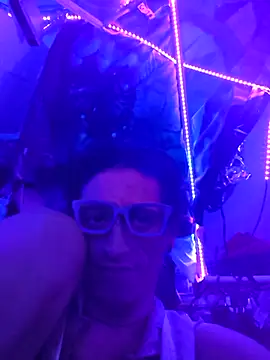 gurlnips online show from April 6, 2026, 1:45 pm