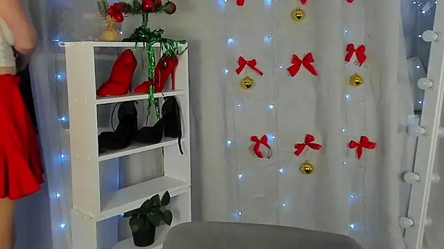 Rebecca Kelly online show from December 10, 2024, 9:54 pm