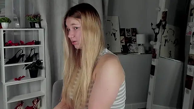 Rebecca Kelly online show from November 5, 2025, 2:44 am