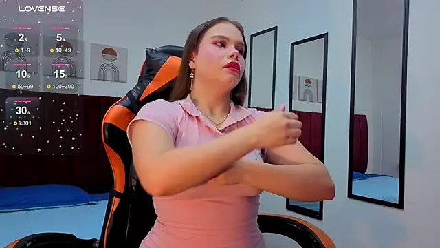 Karoly Ocampo online show from October 30, 2025, 4:14 am