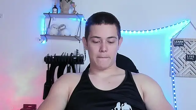 Alan hadid1 online show from February 9, 2025, 9:39 pm