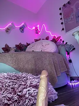 Tsuki-moon online show from December 6, 2024, 3:30 am