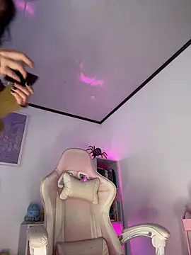 Tsuki-moon online show from October 9, 2025, 11:19 am