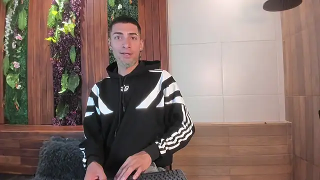 DrakeNeumann online show from September 26, 2025, 3:54 am