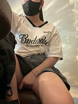 Tina 995 online show from October 27, 2025, 5:11 am