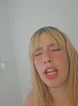 Snapshot of Massa8 chatting on December 10, 2024, 1:11 pm Massa8 online show from December 10, 2024, 1:11 pm