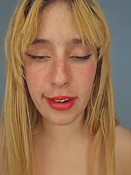 Snapshot of Massa8 chatting on December 10, 2024, 11:40 pm Massa8 online show from December 10, 2024, 11:40 pm