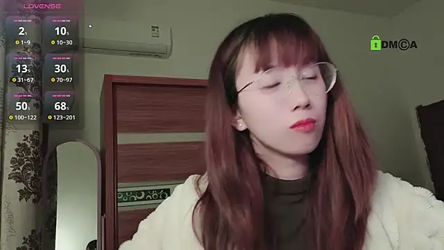 Snapshot of Lili_666 chatting on January 2, 2025, 5:18 pm Lili 666 online show from January 2, 2025, 5:18 pm