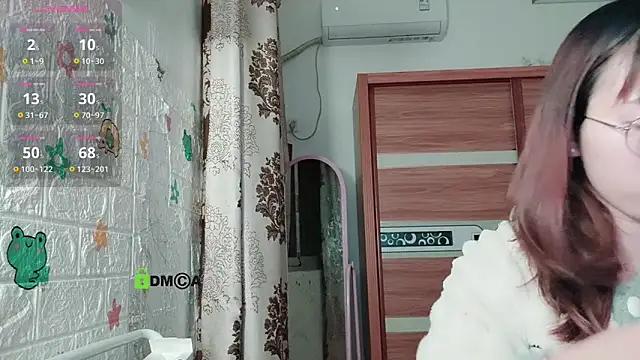 Snapshot of Lili_666 chatting on January 4, 2025, 4:00 pm Lili 666 online show from January 4, 2025, 4:00 pm