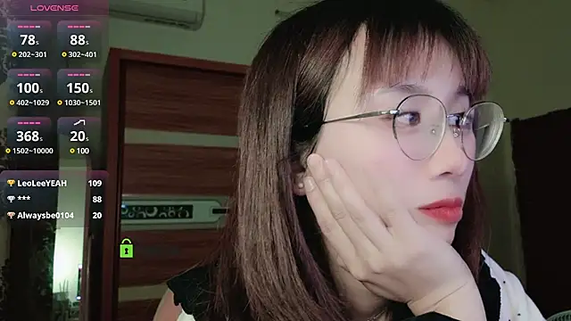 Snapshot of Lili_666 chatting on January 5, 2025, 7:17 pm Lili 666 online show from January 5, 2025, 7:17 pm