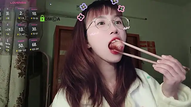 Snapshot of Lili_666 chatting on January 13, 2025, 4:41 pm Lili 666 online show from January 13, 2025, 4:41 pm