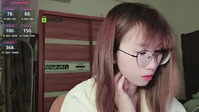 Snapshot of Lili_666 chatting on February 14, 2025, 5:03 pm Lili 666 online show from February 14, 2025, 5:03 pm