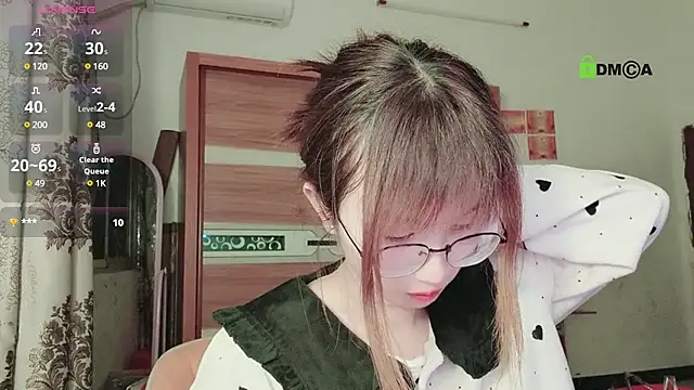 Snapshot of Lili_666 chatting on February 15, 2025, 4:56 pm Lili 666 online show from February 15, 2025, 4:56 pm