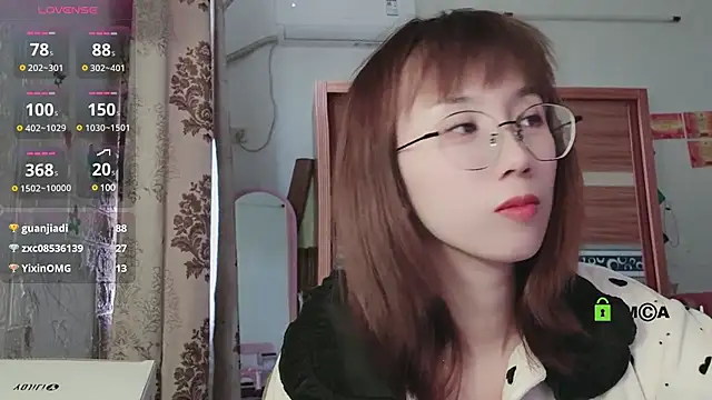 Snapshot of Lili_666 chatting on February 23, 2025, 5:18 pm Lili 666 online show from February 23, 2025, 5:18 pm