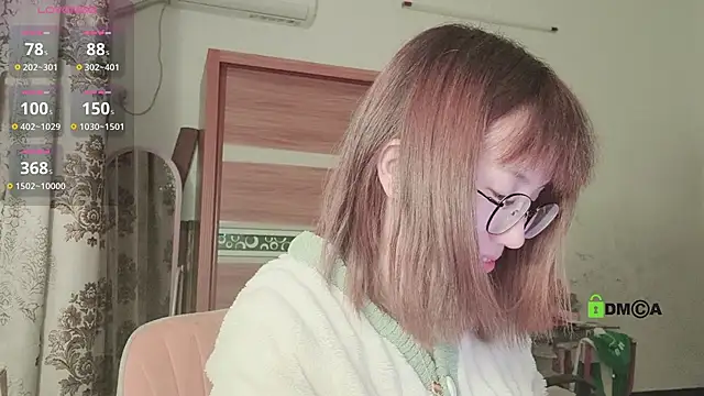 Snapshot of Lili_666 chatting on February 24, 2025, 5:20 pm Lili 666 online show from February 24, 2025, 5:20 pm