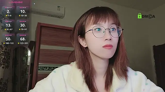 Snapshot of Lili_666 chatting on February 27, 2025, 5:58 pm Lili 666 online show from February 27, 2025, 5:58 pm