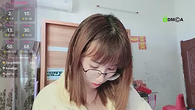 Snapshot of Lili_666 chatting on February 28, 2025, 8:42 am Lili 666 online show from February 28, 2025, 8:42 am