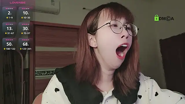 Snapshot of Lili_666 chatting on March 5, 2025, 5:39 pm Lili 666 online show from March 5, 2025, 5:39 pm