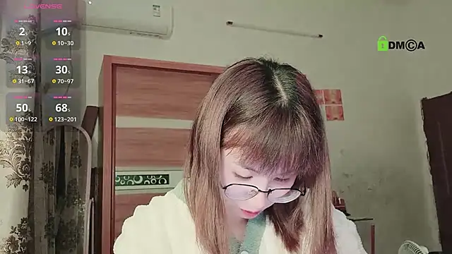 Snapshot of Lili_666 chatting on March 10, 2025, 4:57 pm Lili 666 online show from March 10, 2025, 4:57 pm