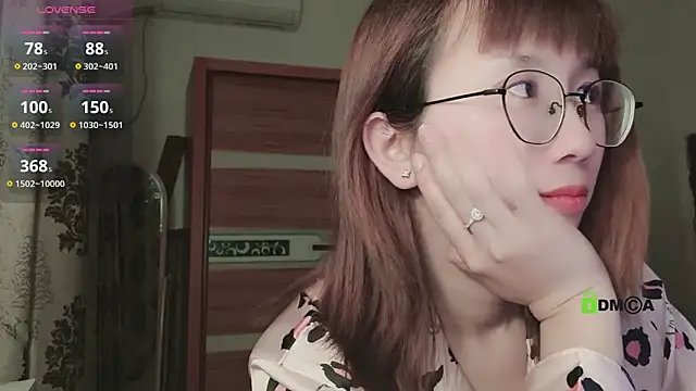 Snapshot of Lili_666 chatting on March 12, 2025, 6:00 pm Lili 666 online show from March 12, 2025, 6:00 pm