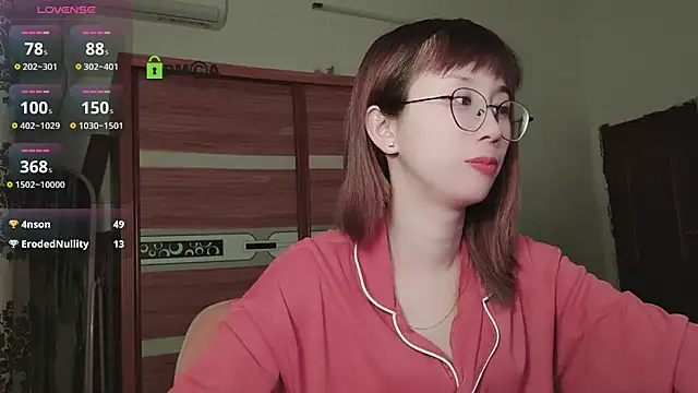 Snapshot of Lili_666 chatting on March 13, 2025, 5:50 pm Lili 666 online show from March 13, 2025, 5:50 pm