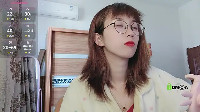 Snapshot of Lili_666 chatting on March 19, 2025, 7:18 am Lili 666 online show from March 19, 2025, 7:18 am