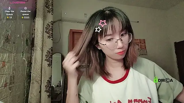 Snapshot of Lili_666 chatting on September 14, 2025, 5:34 pm Lili 666 online show from September 14, 2025, 5:34 pm