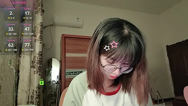 Snapshot of Lili_666 chatting on October 3, 2025, 6:16 pm Lili 666 online show from October 3, 2025, 6:16 pm