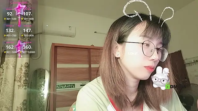 Snapshot of Lili_666 chatting on October 29, 2025, 5:14 pm Lili 666 online show from October 29, 2025, 5:14 pm