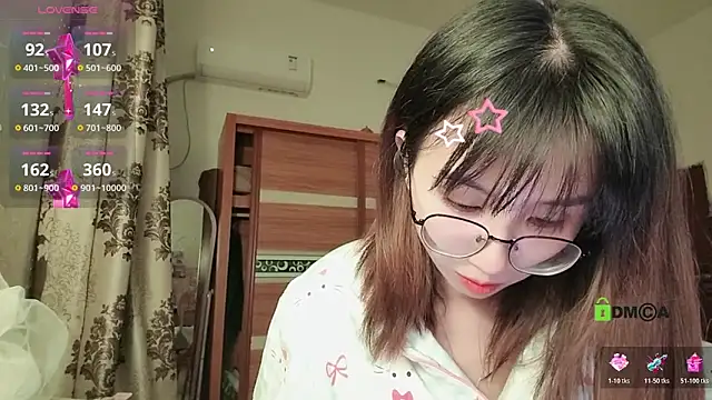 Lili 666 online show from November 23, 2025, 5:13 pm