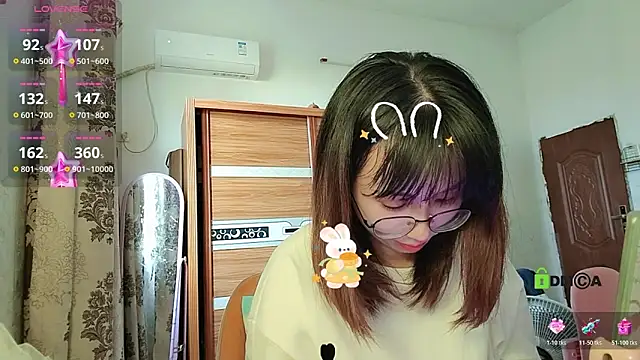 Lili 666 online show from December 4, 2025, 7:28 am