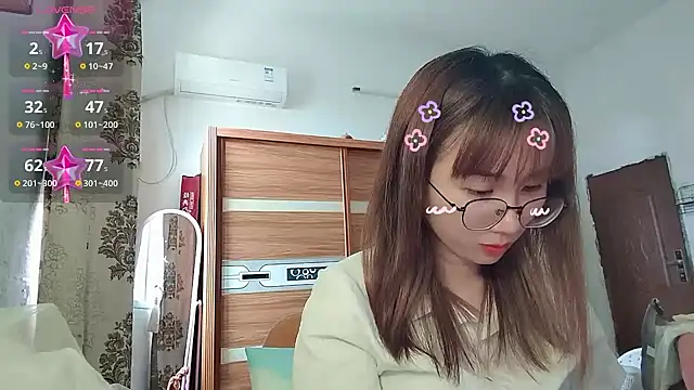 Lili 666 online show from April 10, 2026, 6:07 am