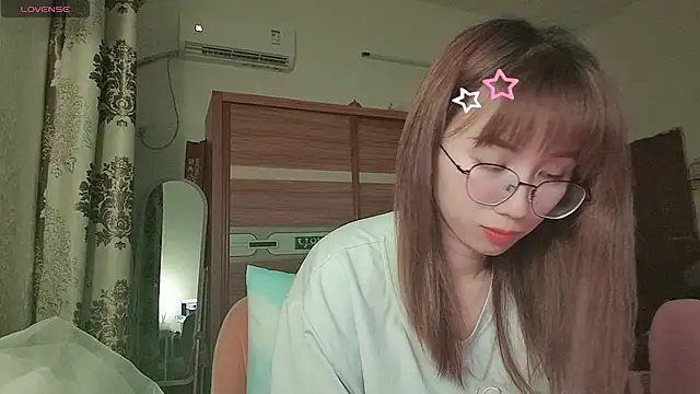 Lili 666 online show from April 20, 2026, 3:26 pm