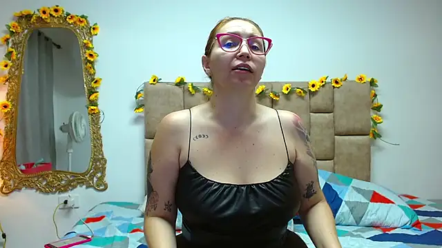 Snapshot of IsisDuzan chatting on December 10, 2024, 2:38 am IsisDuzan online show from December 10, 2024, 2:38 am