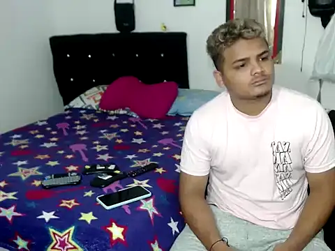 Boycuriousxxx online show from September 30, 2025, 12:10 pm