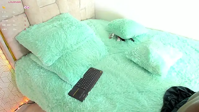 Snapshot of Valeria_Thompson1 chatting on January 21, 2025, 8:43 pm Valeria Thompson1 online show from January 21, 2025, 8:43 pm