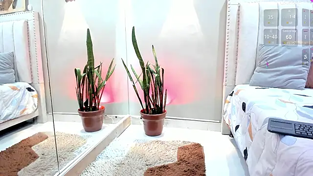 Snapshot of Miranda_doll_ chatting on February 25, 2026, 12:15 pm Miranda doll online show from February 25, 2026, 12:15 pm