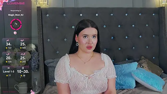 TrishaWinslet online show from January 13, 2025, 1:56 am