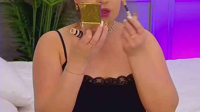 TrishaWinslet online show from September 27, 2025, 5:23 am