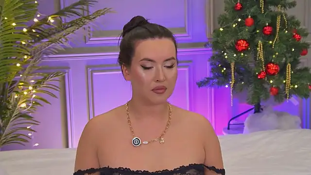 TrishaWinslet online show from December 19, 2025, 6:09 am