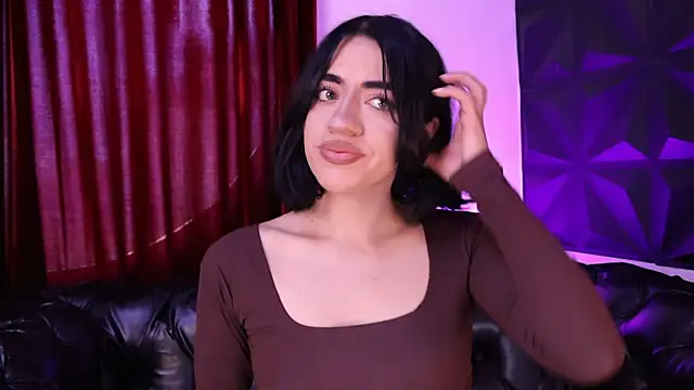 Snapshot of KasiaNoir_ chatting on May 7, 2026, 12:54 pm KasiaNoir online show from May 7, 2026, 12:54 pm