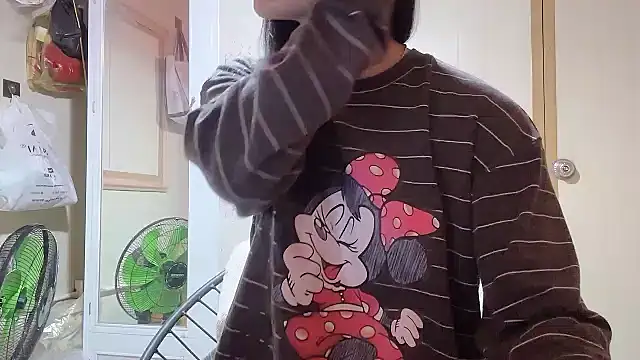 LinhChi 9x online show from February 8, 2026, 1:14 pm