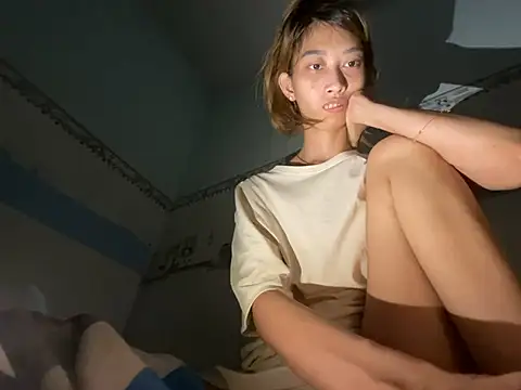 cave18hot online show from February 4, 2025, 1:45 am