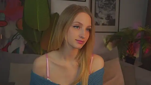 Snapshot of MickeyMyers chatting on December 11, 2024, 2:33 pm MickeyMyers online show from December 11, 2024, 2:33 pm