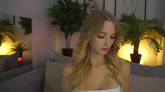 Snapshot of MickeyMyers chatting on January 24, 2025, 11:37 am MickeyMyers online show from January 24, 2025, 11:37 am