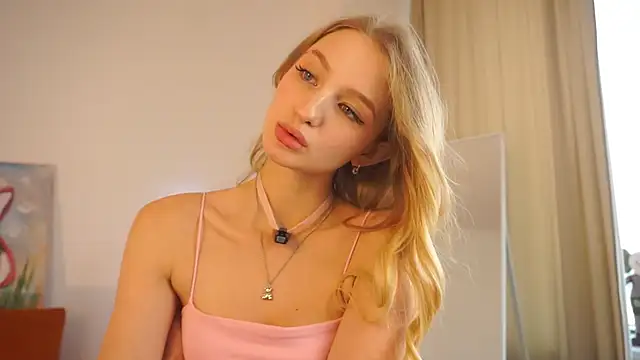 Snapshot of MickeyMyers chatting on March 5, 2025, 11:49 am MickeyMyers online show from March 5, 2025, 11:49 am