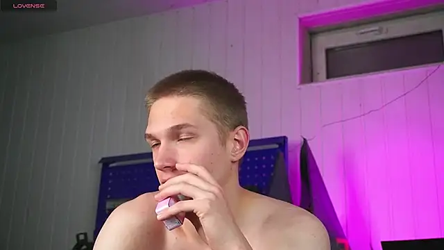 dustyn fox online show from October 5, 2025, 4:38 pm